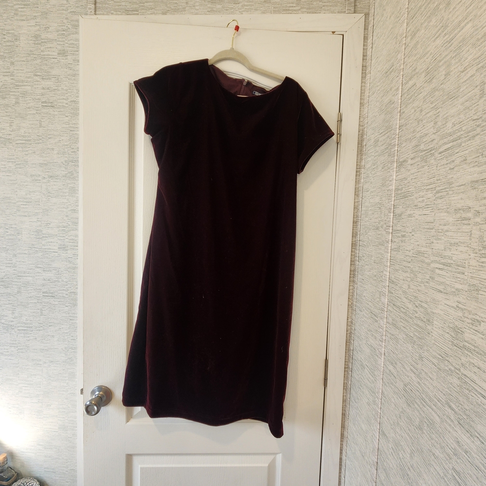 Harold's Burgundy Velvet Dress Size 14 EUC